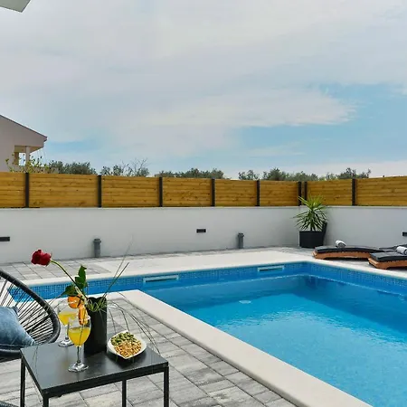Jomani Villa *