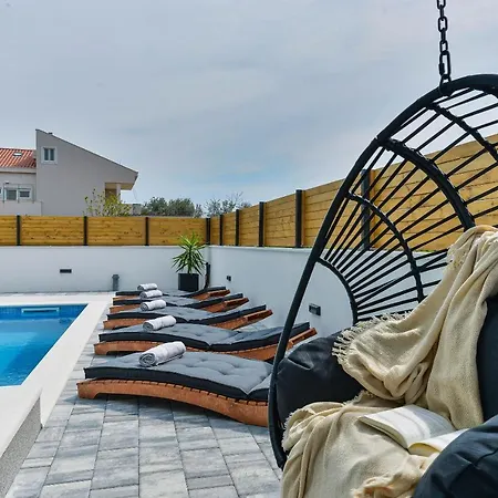 Jomani Villa