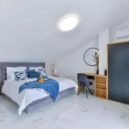 Jomani Villa *